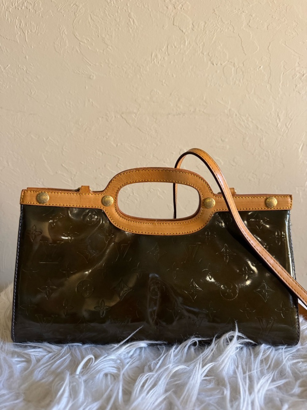 Louis Vuitton Olive Green Vernis Leather Handle Shoulder Bag with Natural Trim
